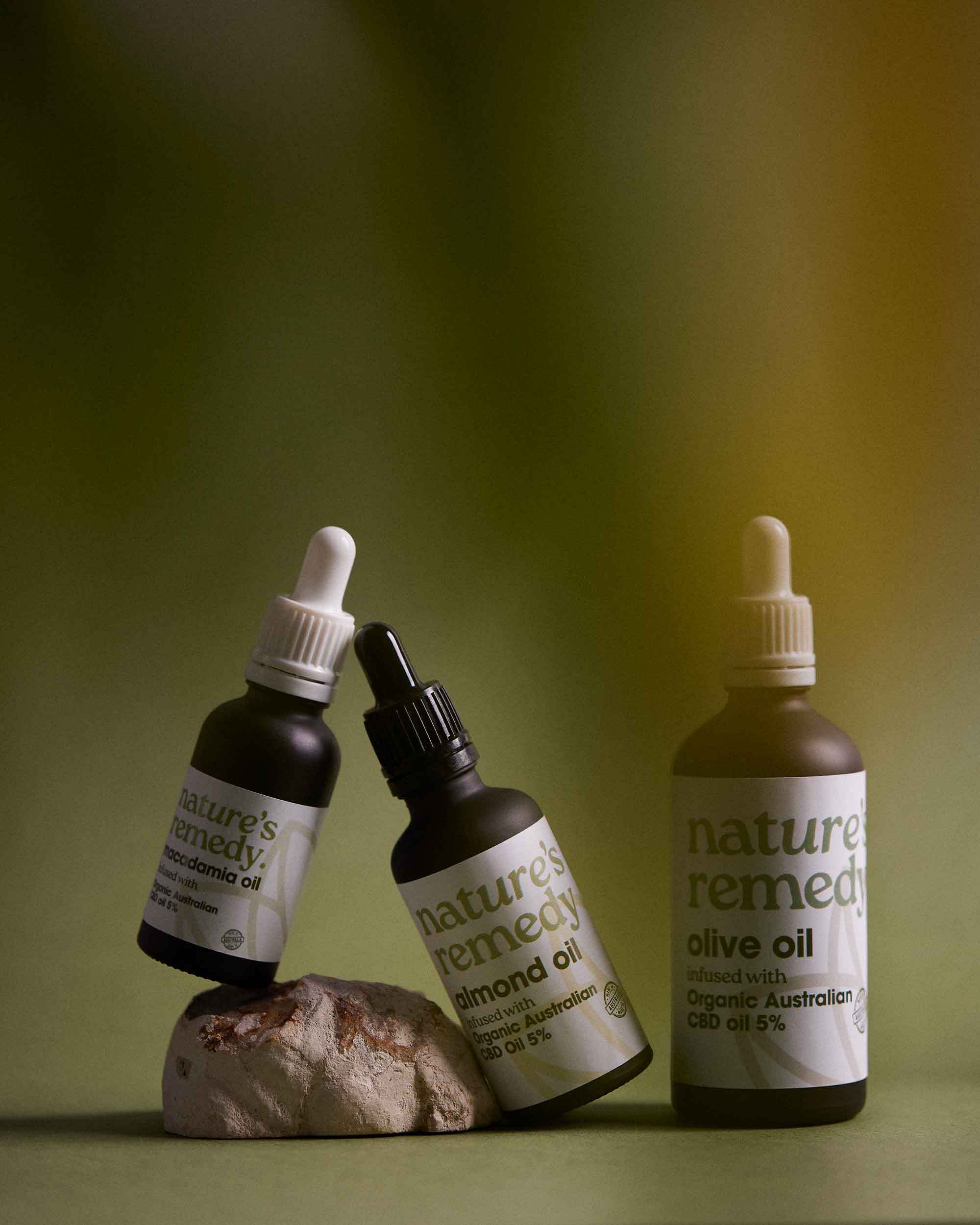 Hemp and Almond Oil Infused with Turmeric 5% - 251030_SHOT_2446_5c085922-117a-473b-a719-8c7631ed749f-2