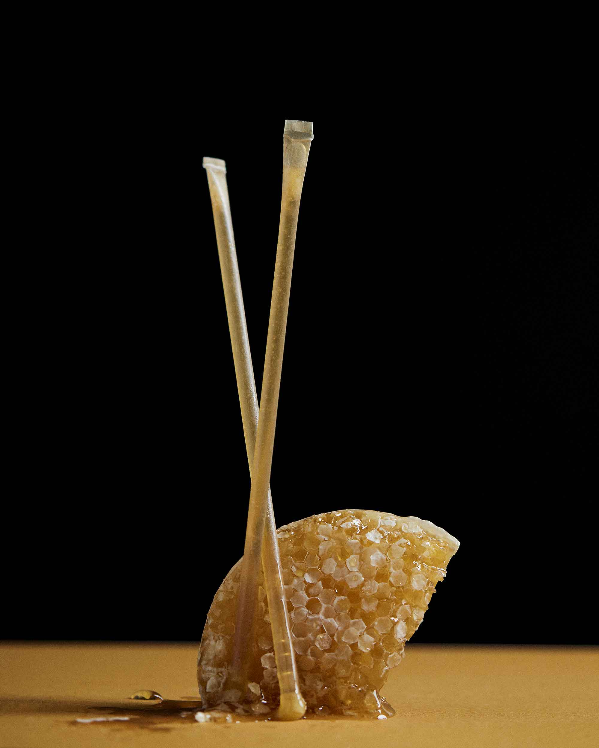 Organic Australian Honey Sticks and 15 mg Hemp Oil per straw - 251030_SHOT_3248-1